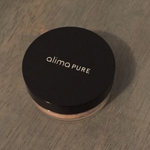 Alina Pure Satin Matte Foundation